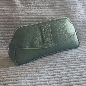Portland Leather Artisan Bag in Metallic Green